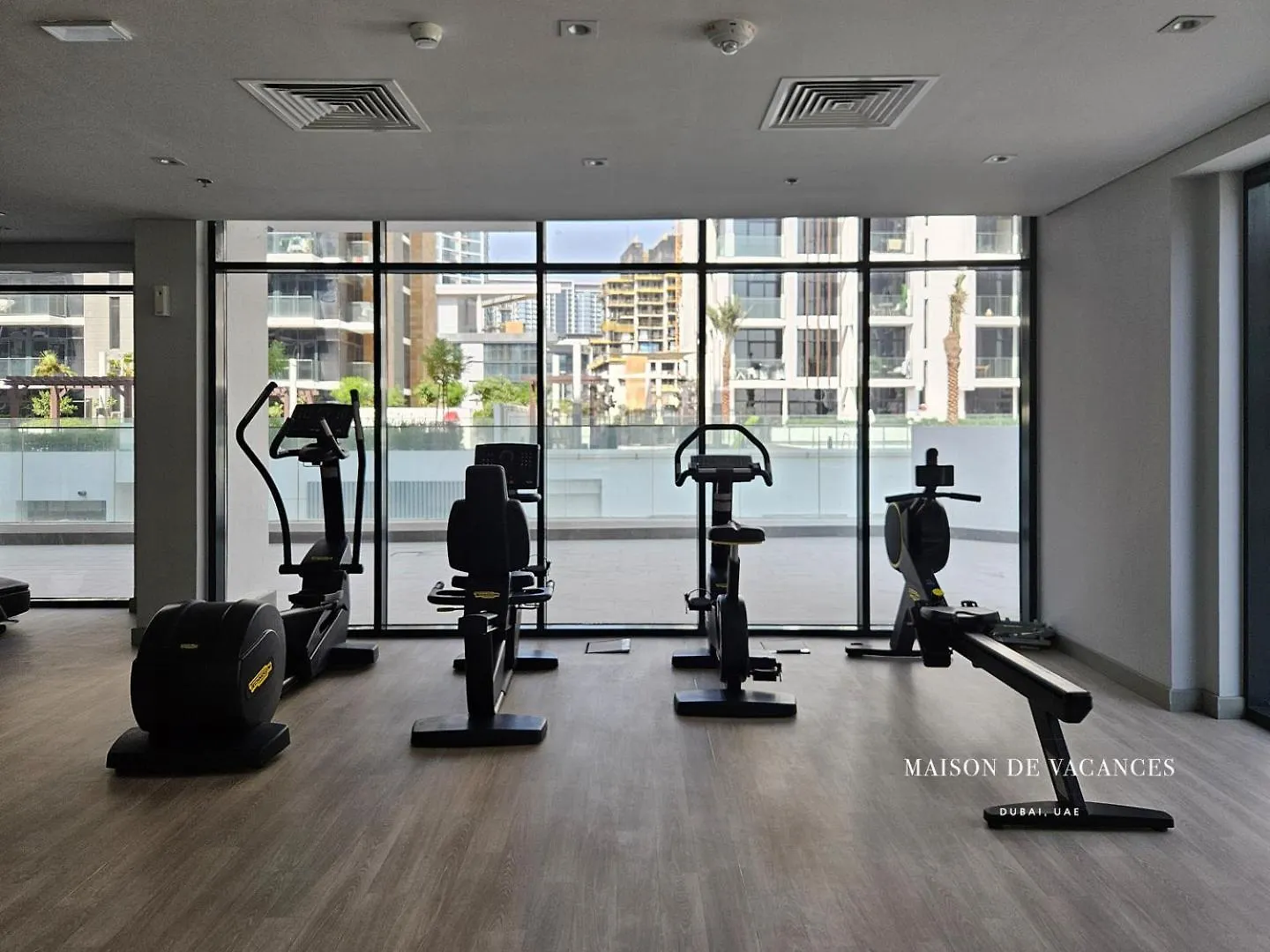 Spacious Boho Studio Pool View Dubaj Apartament
