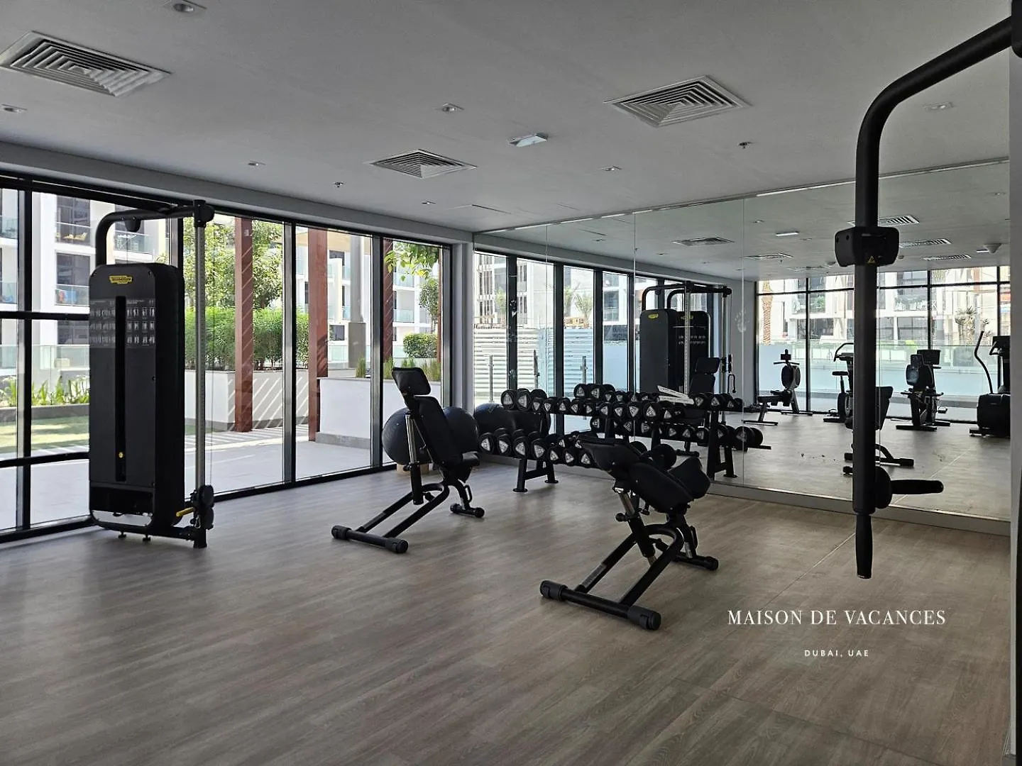 Spacious Boho Studio Pool View Dubaj Apartament