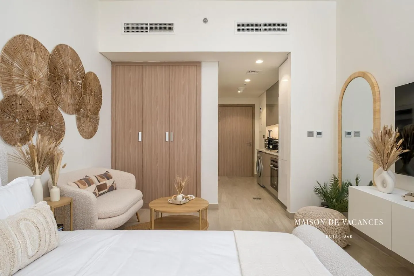 Spacious Boho Studio Pool View Dubai Apartment