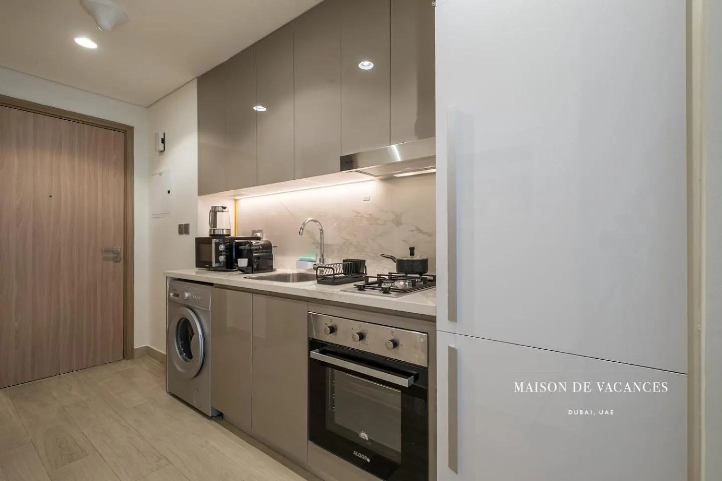 Spacious Boho Studio Pool View Dubai Apartment