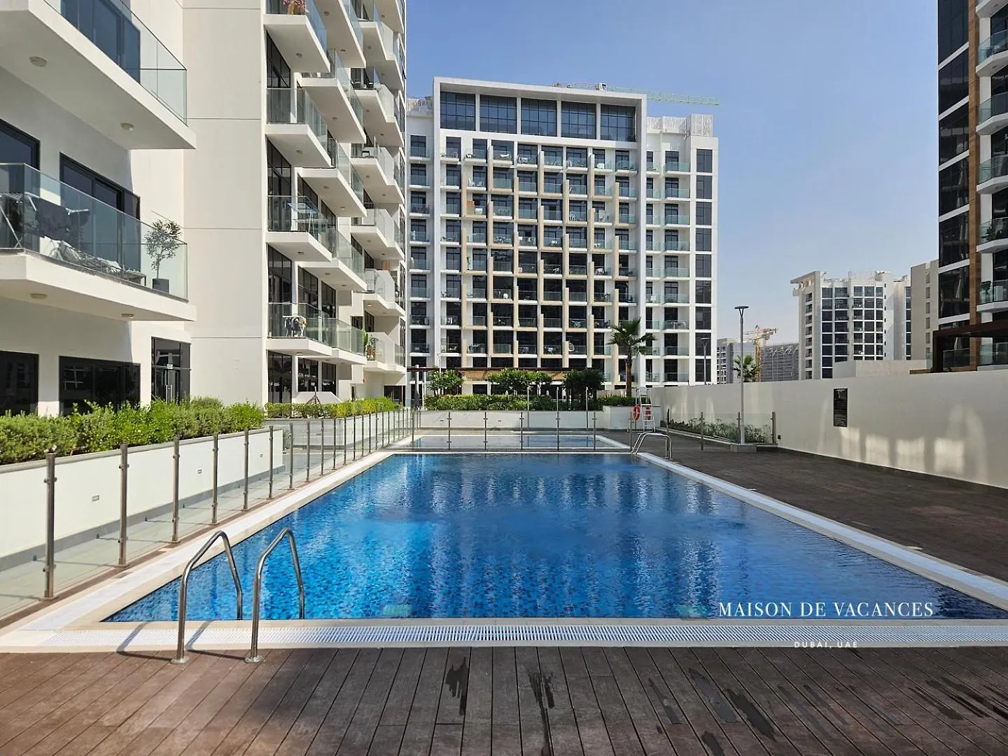 Spacious Boho Studio Pool View Dubai 0*,